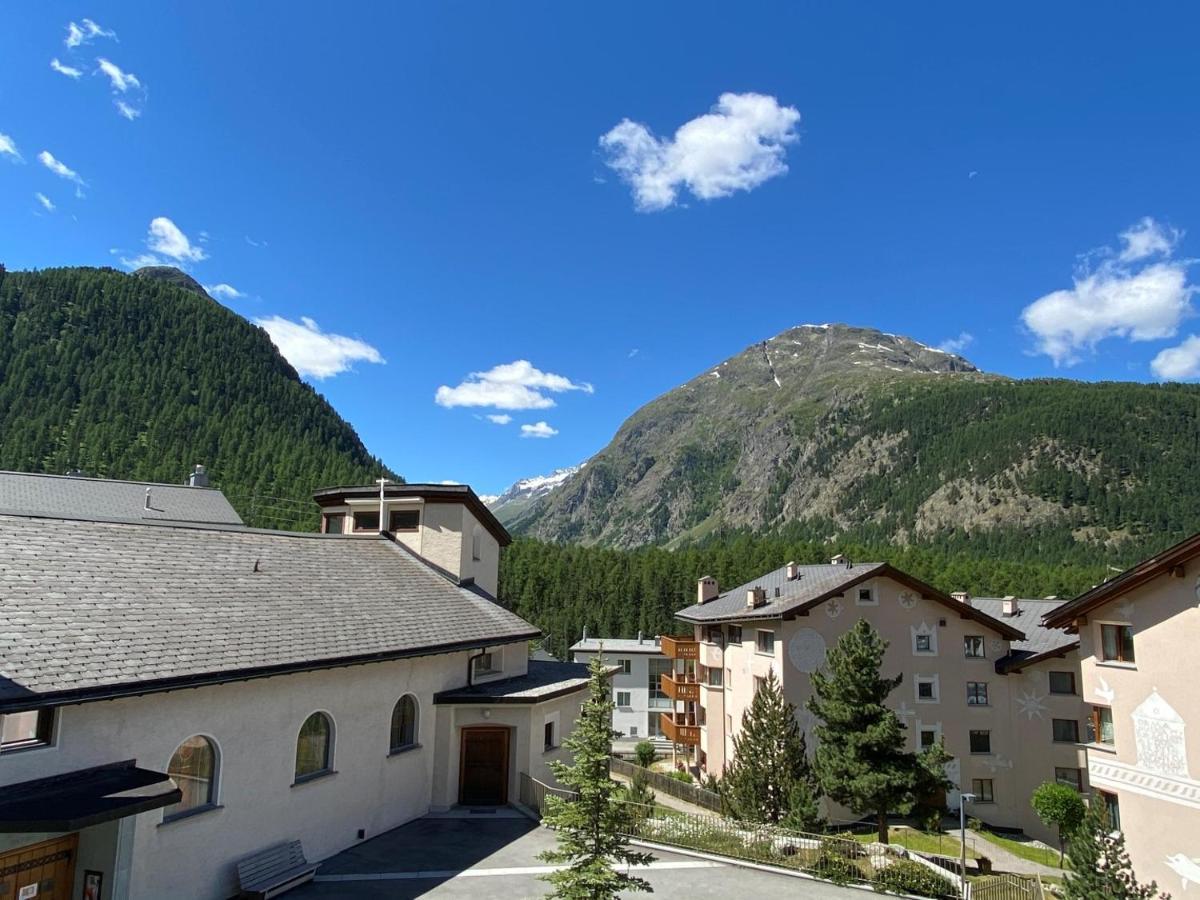 Dachwohnung im Alpenstil, 60m2 für 2P, mit Garage BM186 Pontresina Exterior foto